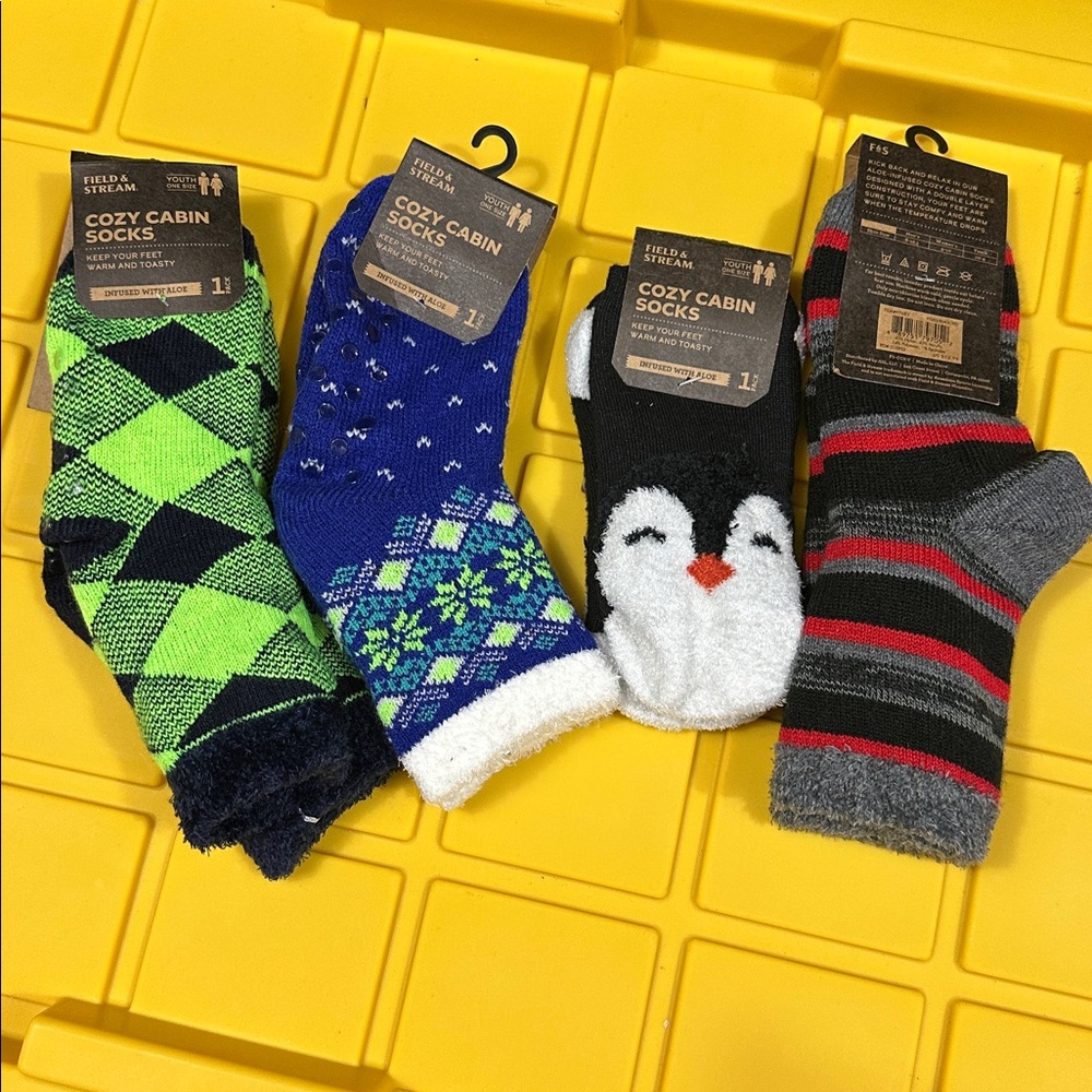 Bundle of 4 Boy‎ Cozy Cabin Youth Socks Gripper Winter Non Slip Thick Warm Gift